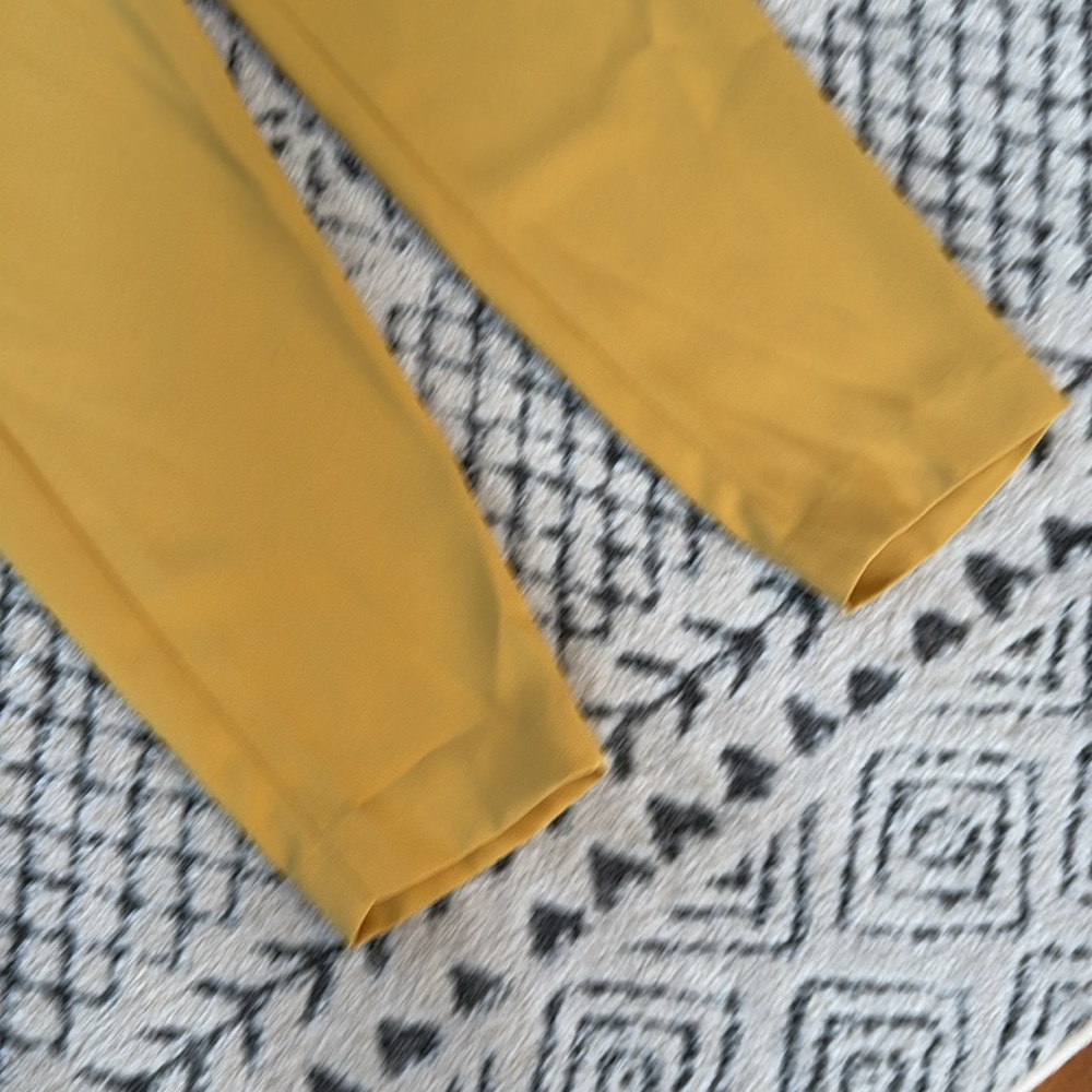 Express Ankle Chic Mustard Yellow High-Waisted Trousers
Size 00R - Picture 3 of 13